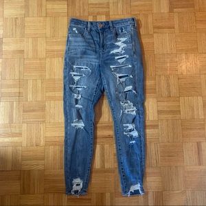 NWOT! American Eagle Distressed Curvy Jeggings